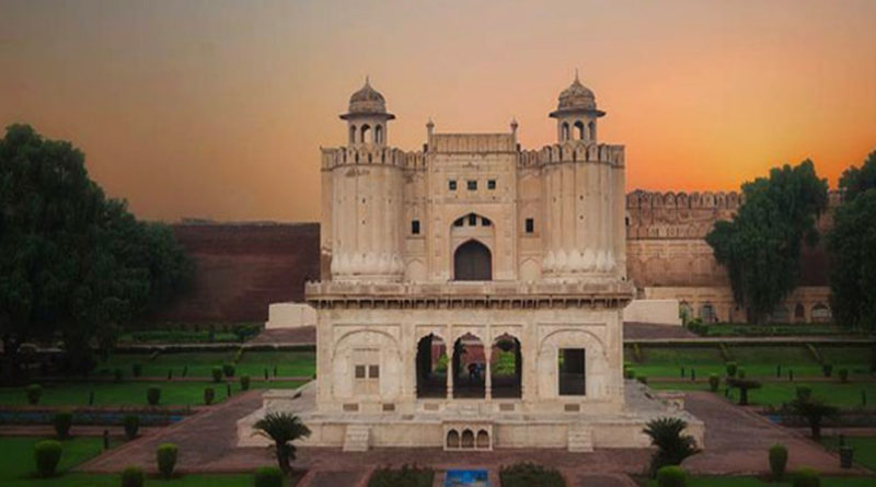 Lahore fort Pakistan adventure lord