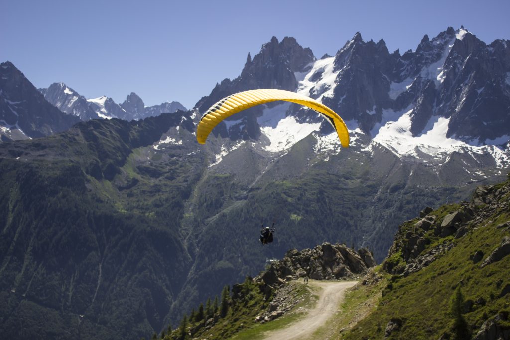Paragliding: An amazing activity at adventurous place